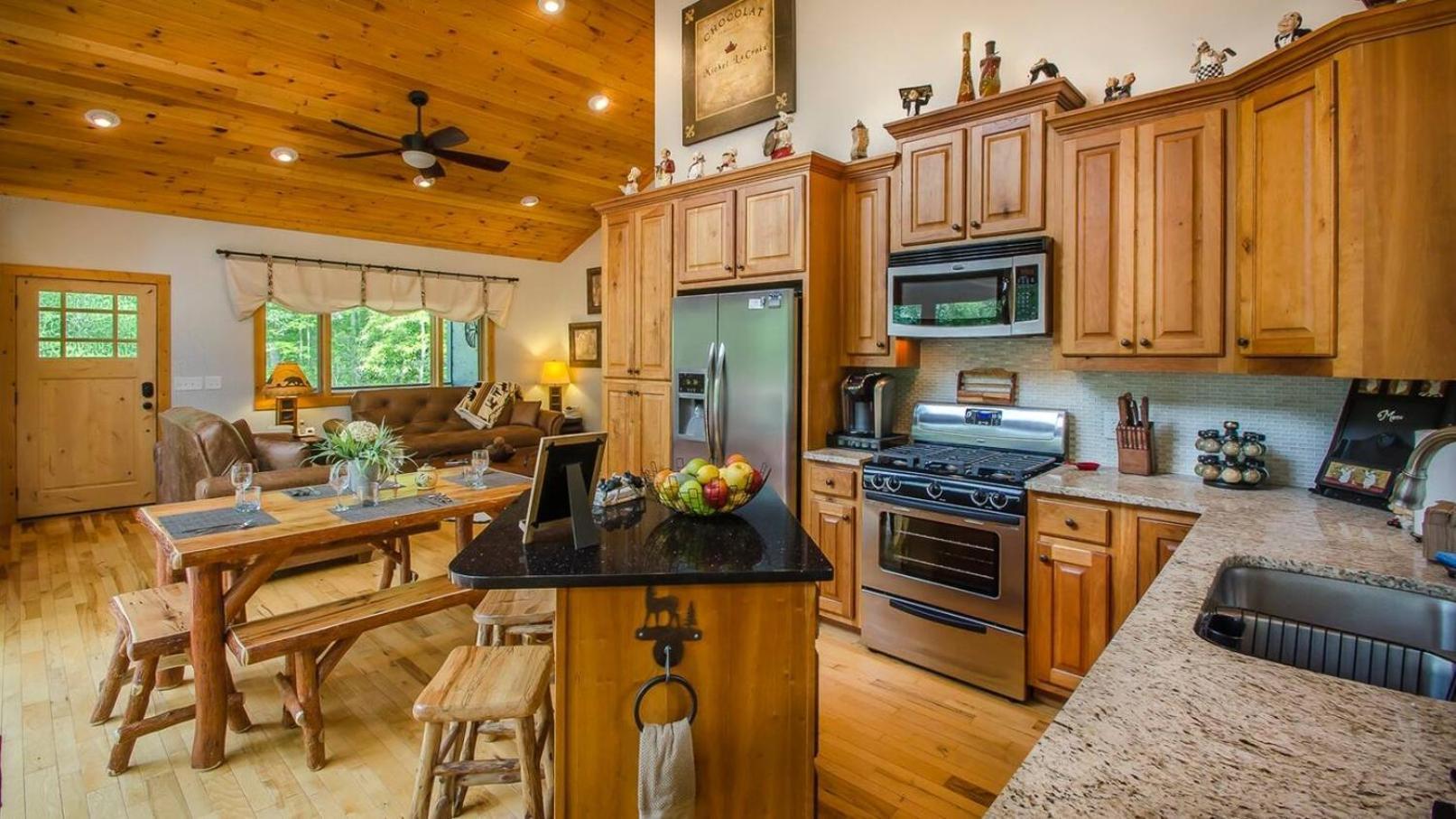 Lux Mtn Cabin - Hot Tub, Fire Pit, Game Room Франклин Екстериор снимка