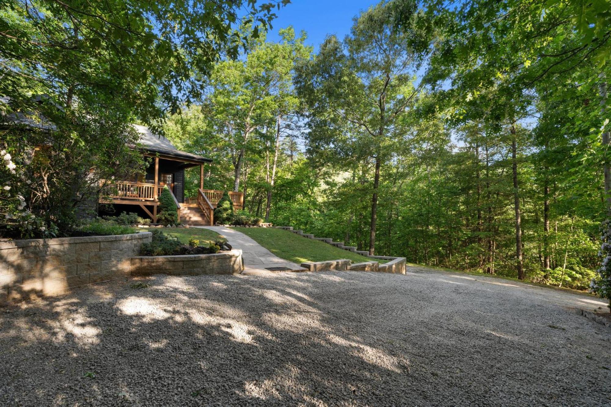 Lux Mtn Cabin - Hot Tub, Fire Pit, Game Room Франклин Екстериор снимка
