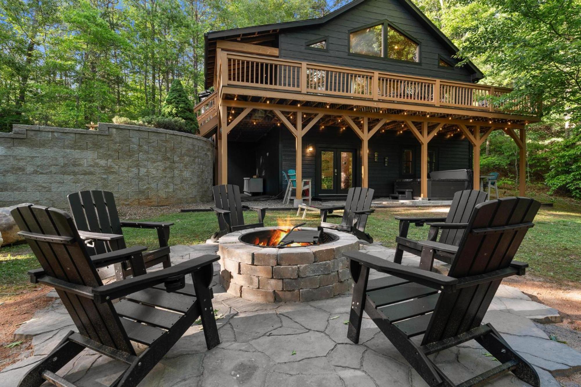 Lux Mtn Cabin - Hot Tub, Fire Pit, Game Room Франклин Екстериор снимка