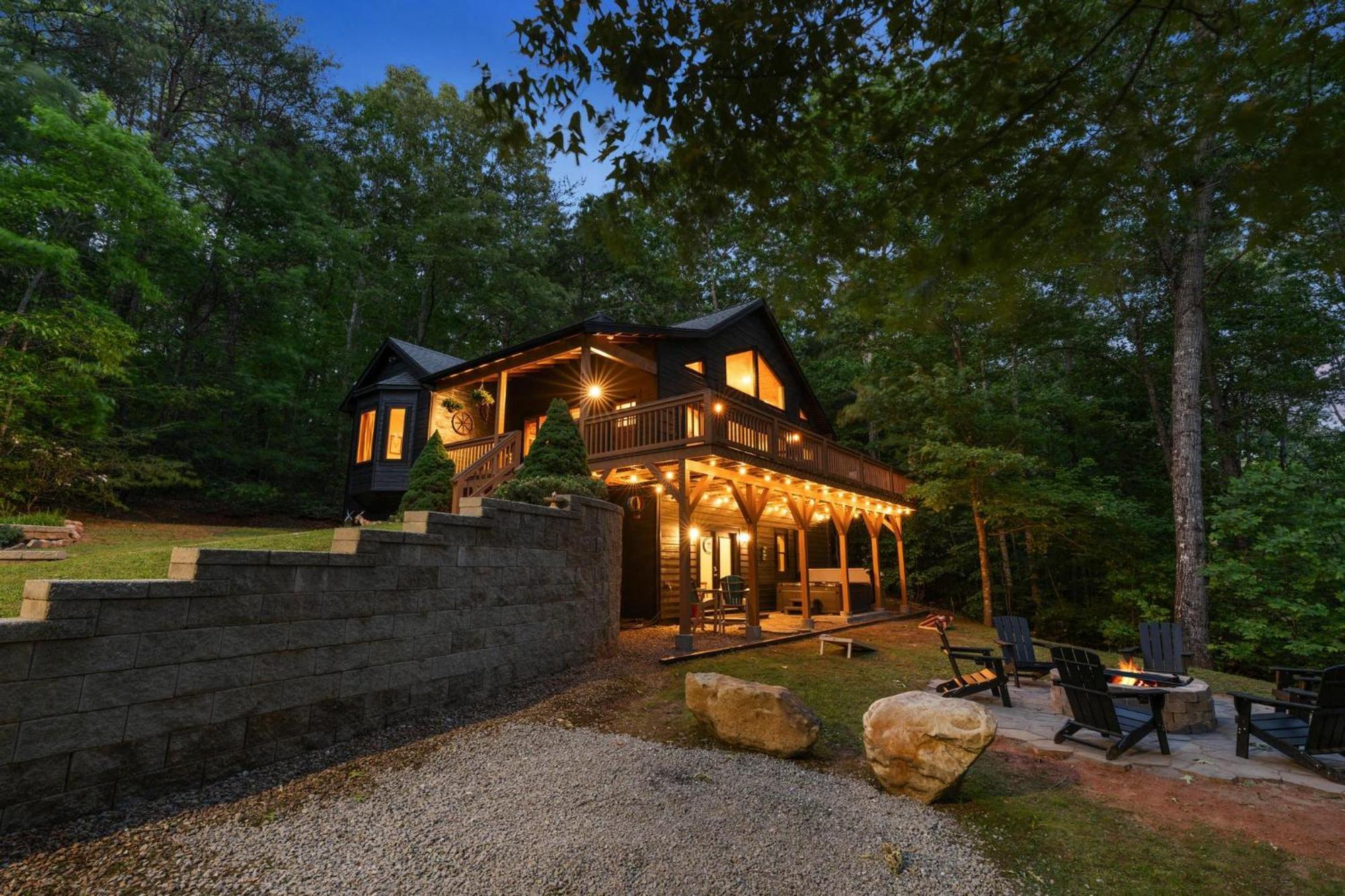 Lux Mtn Cabin - Hot Tub, Fire Pit, Game Room Франклин Екстериор снимка
