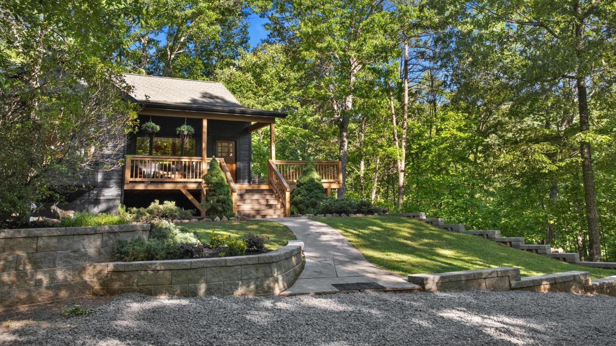 Lux Mtn Cabin - Hot Tub, Fire Pit, Game Room Франклин Екстериор снимка
