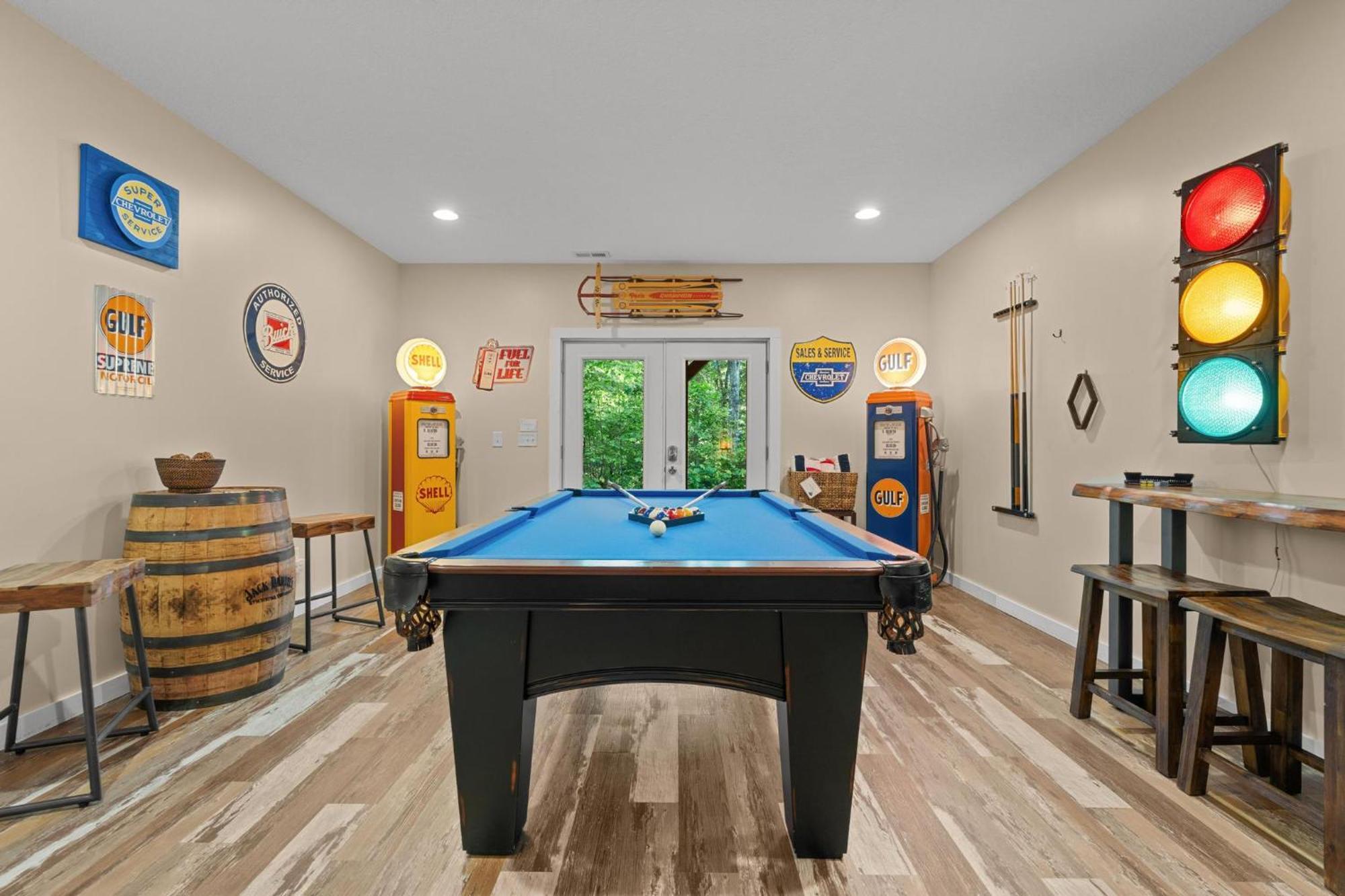 Lux Mtn Cabin - Hot Tub, Fire Pit, Game Room Франклин Екстериор снимка